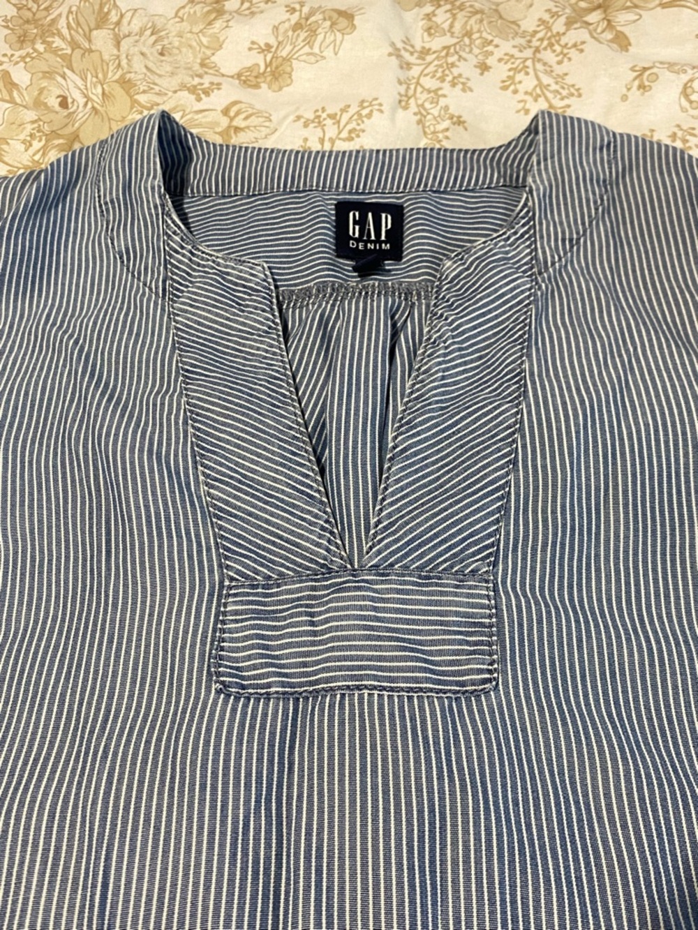GAP Blue and White Striped Lightweight Breezy Lyocell Top Size Large